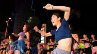 第一次看蒙古国女孩跳“广场舞”，网友：我也就看了几十遍！