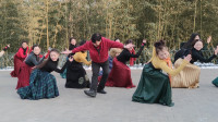 紫竹院广场舞《翻身农奴把歌唱》经典老红歌，姜老师舞步专业好看