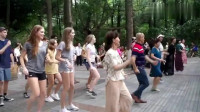 老外在中国：有意思！老外来成都学广场舞，大家看看跳得怎么样