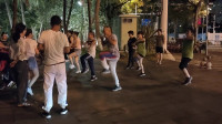 海南海口市民健康广场舞