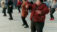 广西桂林市小伙：大妈第一次来跳广场舞，就能独领风骚，这舞姿也是没谁了