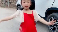 上海小朋友这么小就会跳舞，长大了肯定是广场舞领舞者！