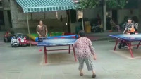 福建大妈这乒乓球的水平，没有三年的广场舞功底，根本不可能！