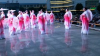 看！皖明光市潘村镇广场舞台上（端午节第二天）:如此美丽、漂亮的江南雨的精彩表演！请欣赏！