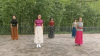 实拍北京紫竹院大妈跳广场舞《火红的萨日朗》蒙古舞，跳出了满满的草原情