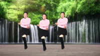 最新热门广场舞《花桥流水》歌曲好听舞蹈好看，跳得真美！