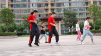 老师教徒弟学跳9步广场舞《情人桥》，恰恰风格，大人小孩都喜欢