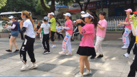 国内20人鬼步舞团队广场表演，齐舞视频！这种街舞不多见吧！