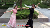 紫竹院广场舞，杜老师和睿睿跳的《卓玛泉》，恰似夏日里的清泉