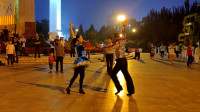 专业广场舞《夜上海》似水柔情的舞姿，跳出了美美的上海