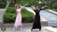 紫竹院广场舞《芦花美》，杜老师和睿睿跳得舒展大气！