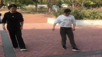 广场散步舞: 比跑步方便, 每天跳几分钟, 轻松瘦身又健康, 配乐轻缓