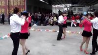 泸县石桥清杨飞雪庆祝五一节广场双人舞：久别的人