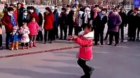 舞蹈奇才民勤小女孩跳广场舞 逃到了西藏逃不过爱情 惊呆大爷大妈
