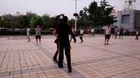 北京百荣水兵舞，王先生和袁小姐激情广场舞