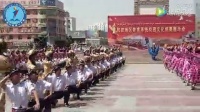 新疆和田维吾尔在广场表演大型麦西来普，太拉风了……