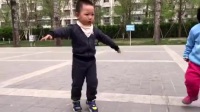 小孩跳广场舞！