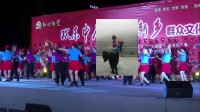 新乡市体育局文化节，在市政府广场举，新乡水兵舞战队精彩表演。