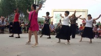 禹城伦镇城子坡后，白布高爱舞者一支哑巴新娘广场舞，快乐春天录制。