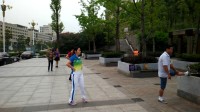 娄底市珠山公园两个美丽女人跳广场舞 VID_20170930_065819