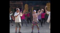 四川农村的老爷爷老奶奶集体学习跳广场舞, 一个比一个萌!