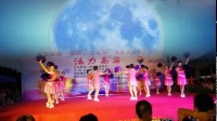 变形队的广场舞《最美的中国》时尚大方，很流行