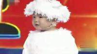 小明星张俊豪身穿白色小绵羊套装，舞台上表演广场舞，太萌了