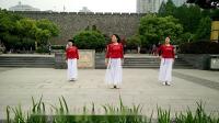 南京市相亲相爱舞蹈队广场舞《红高梁》。
