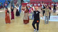 学跳阿坝藏羌广场舞，于西宁师范学院
