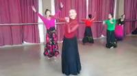 三亚湾海月广场 尼格尔老师和小红老师精彩新疆舞