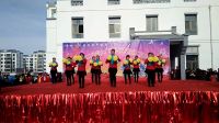民勤县双茨科镇第二届广场舞比赛三杰村代表队《辣妹子的爱》十《一起走天涯》。北方上传