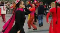 南翔新疆舞小余和娜娜美女在人民广场跳麦西来甫喜迎2018