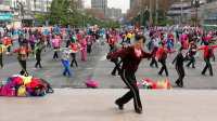 教学视频《拉索》晨练教新广场舞。兰州霓裳玫瑰舞蹈队晨练纪实。